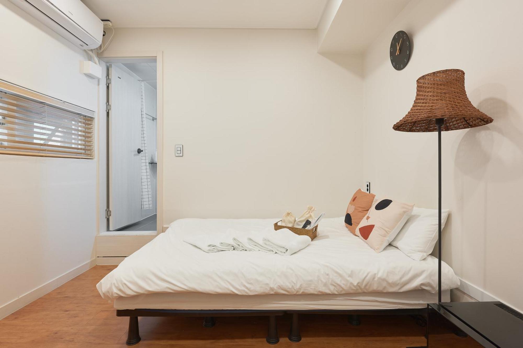 Dawoo House 2 In Hongdae Hotel Seoul Bagian luar foto