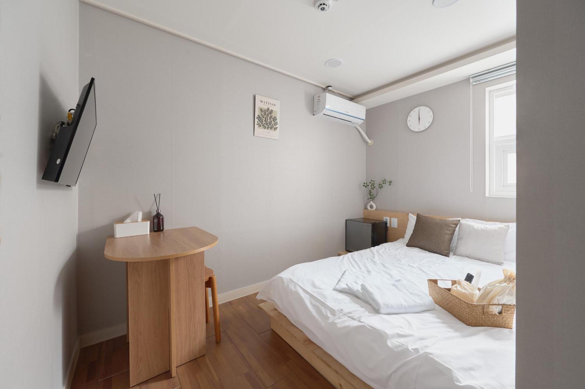 Dawoo House 2 In Hongdae Hotel Seoul Bagian luar foto
