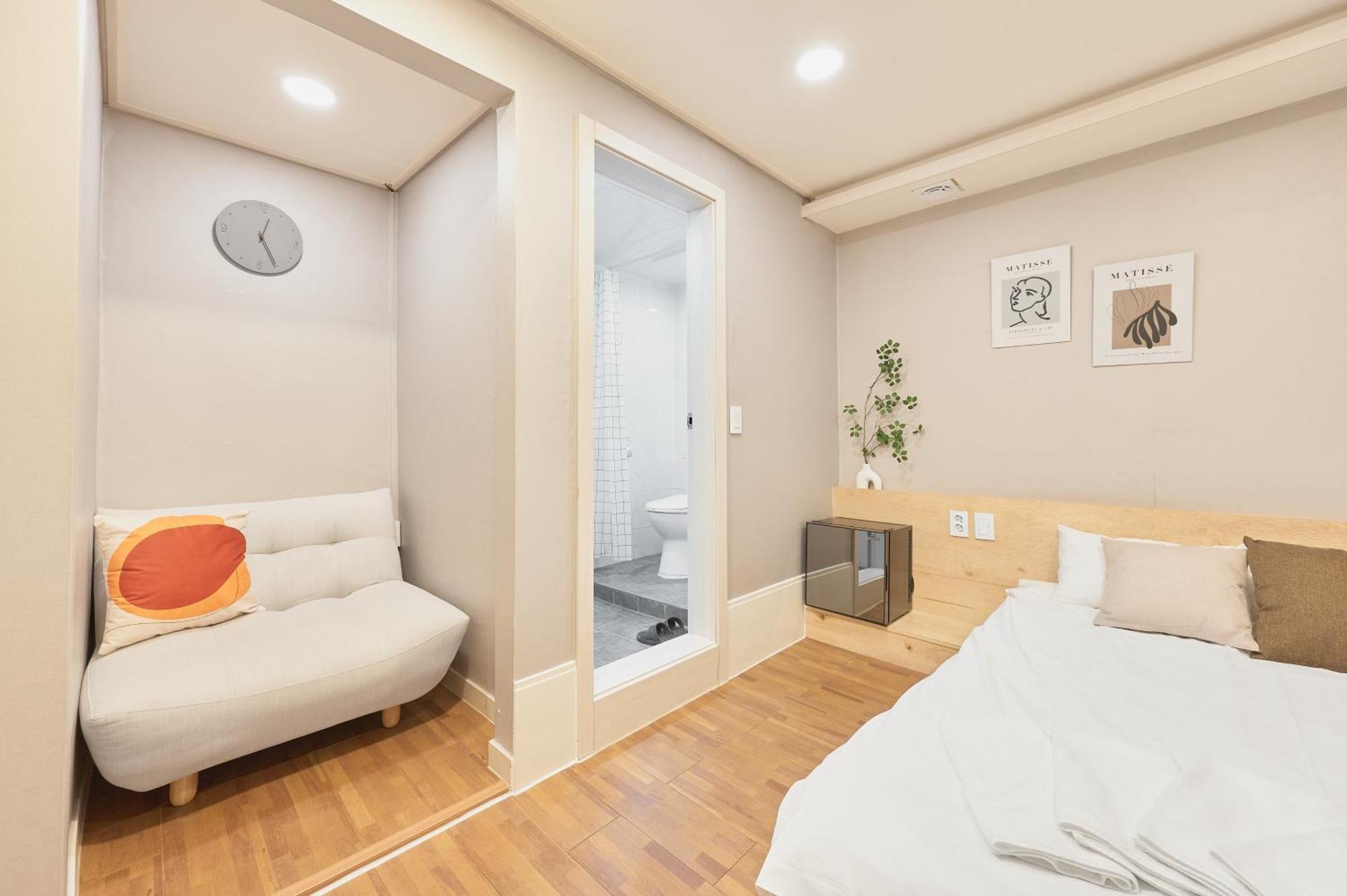 Dawoo House 2 In Hongdae Hotel Seoul Bagian luar foto