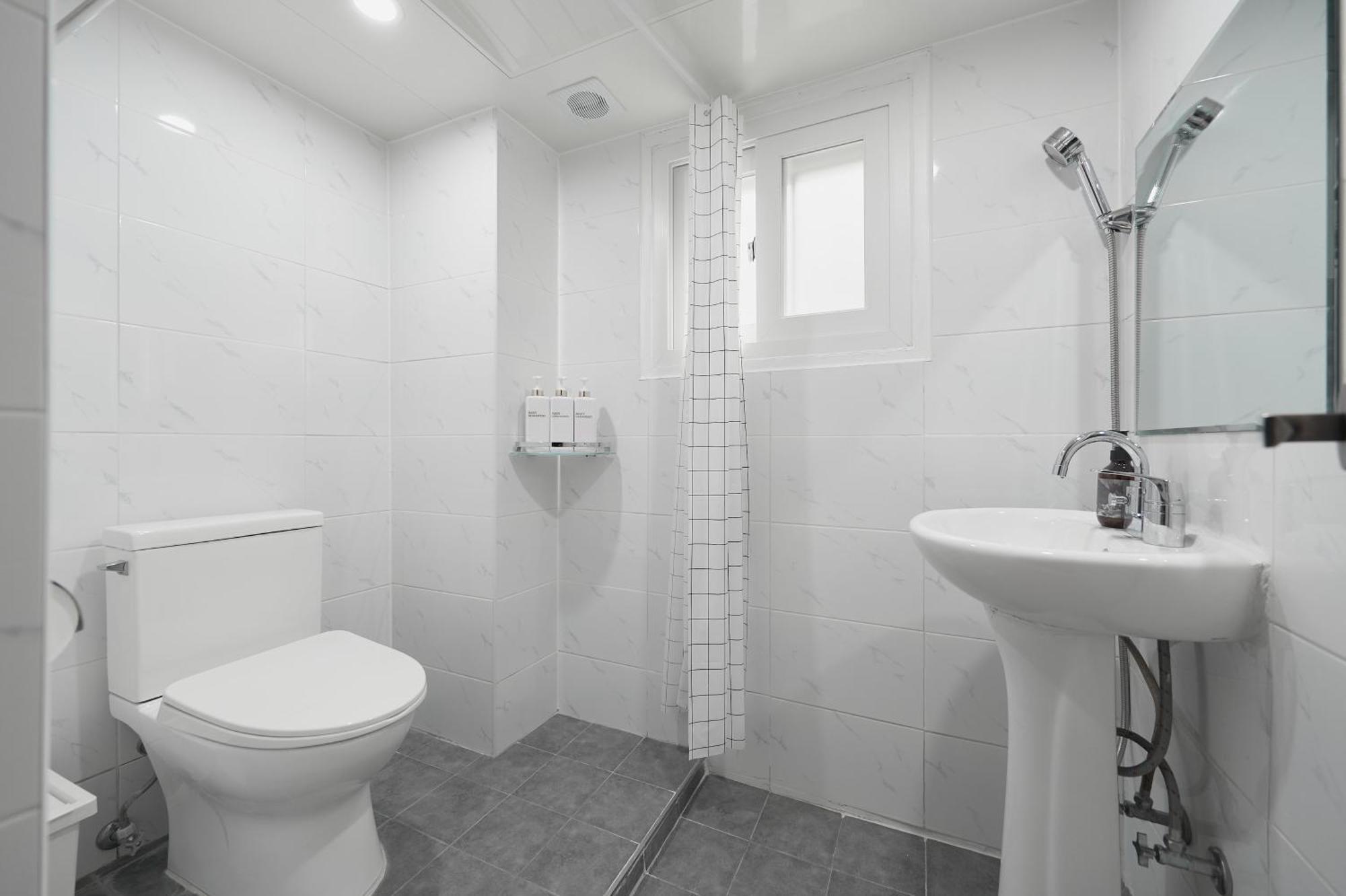 Dawoo House 2 In Hongdae Hotel Seoul Bagian luar foto