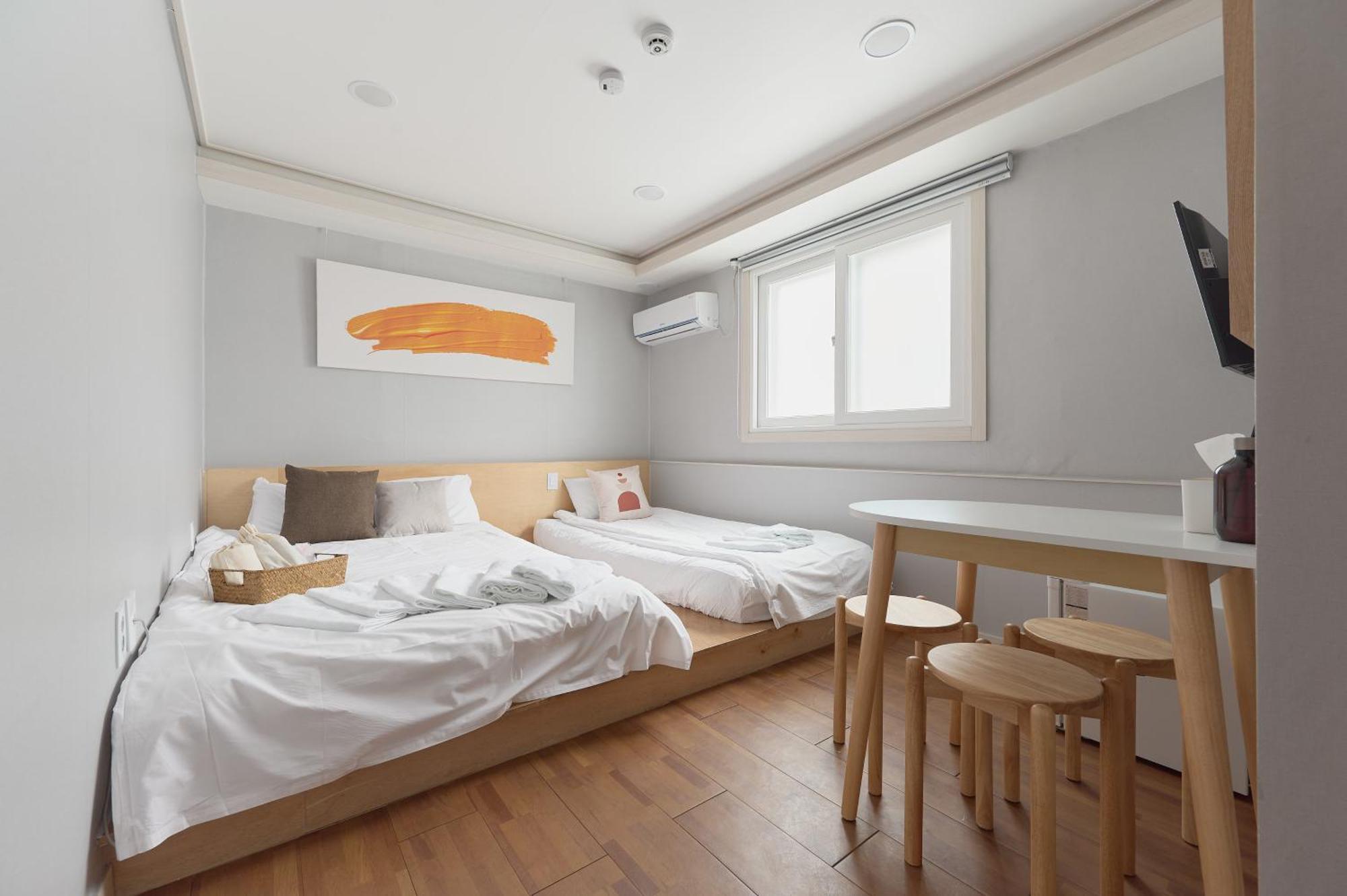 Dawoo House 2 In Hongdae Hotel Seoul Bagian luar foto