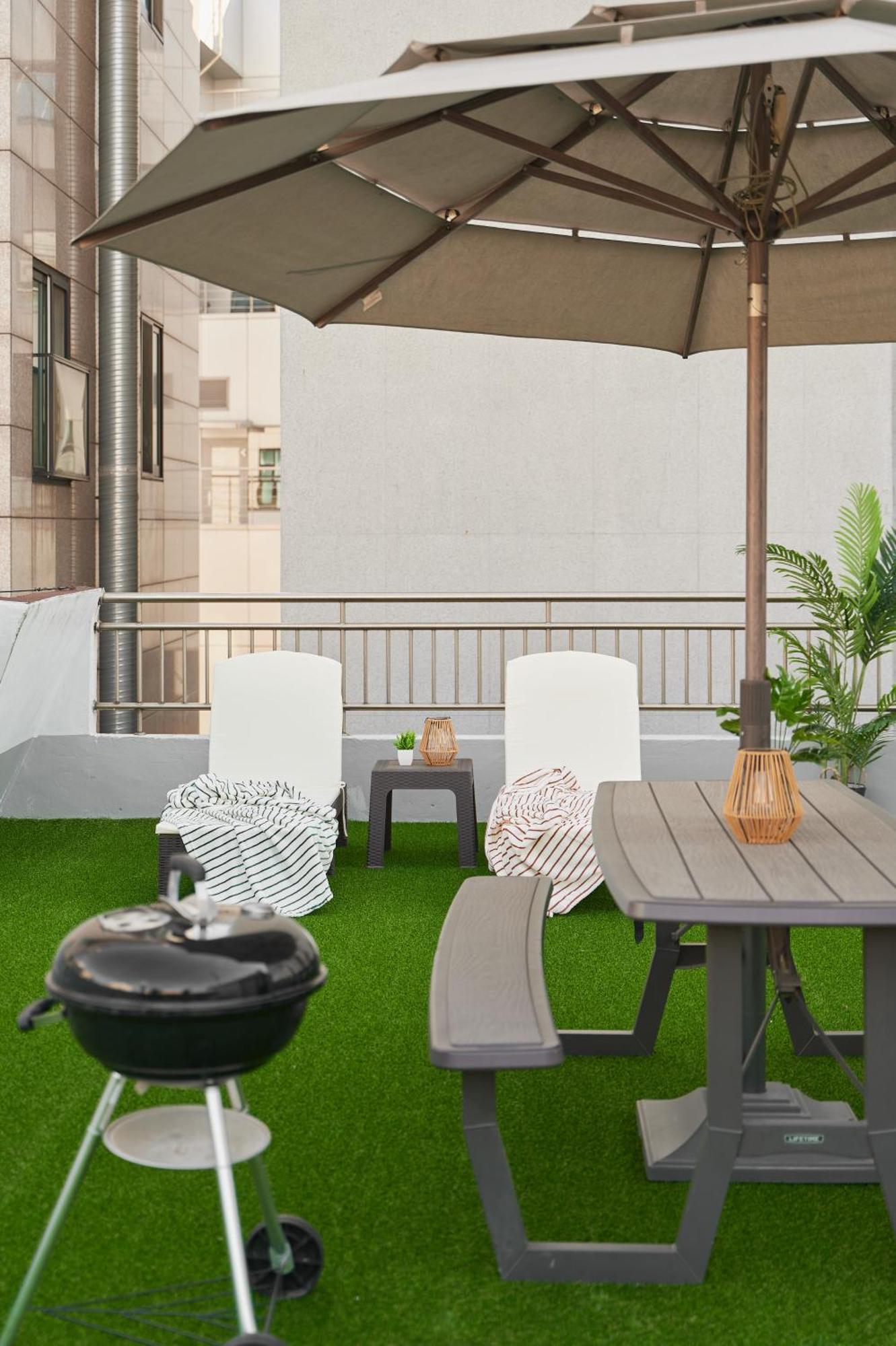 Dawoo House 2 In Hongdae Hotel Seoul Bagian luar foto